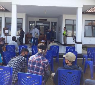 Masyarakat 5 Desa di Kecamatan Sukasari Sumedang Terdampak Wabah Corona Menerima BST dari Kemensos di Kantor Kecamatan